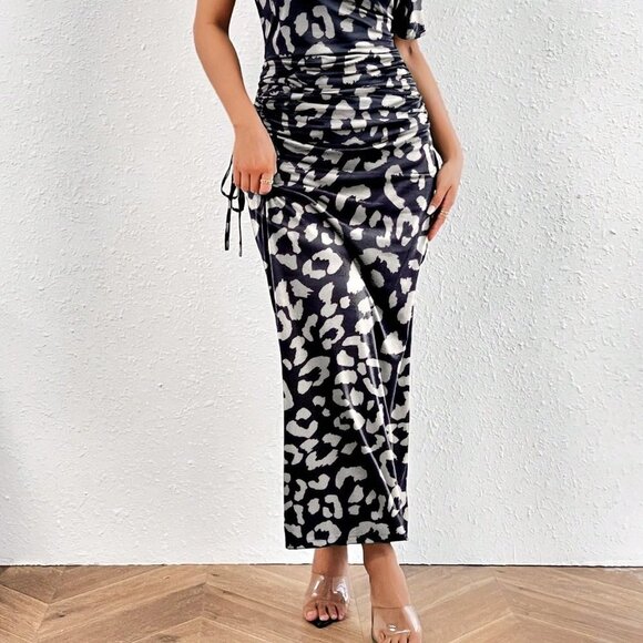 Black Preppy Women's Irregular Shoulder Leopard Print Dress - Picture 3 of 5